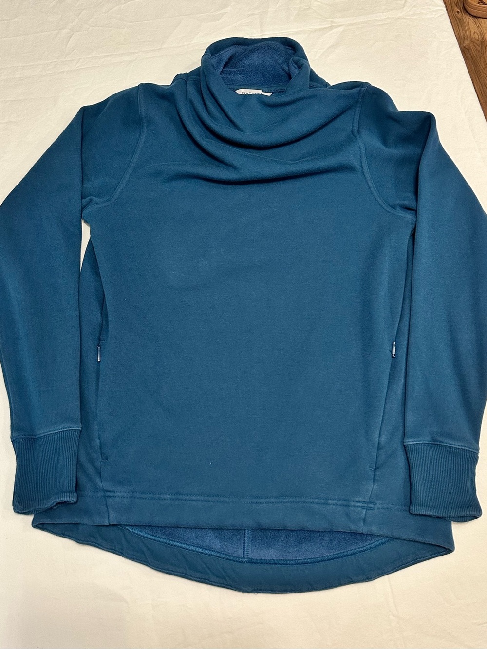 Athleta Cozy Karma Twist Neck Sweatshirt in Dark Sardinia (Teal Blue) Small